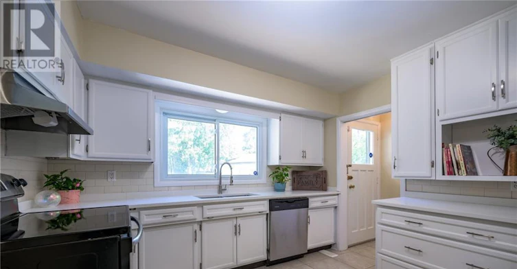 UPPER-6 Kirkton Court, London, ON, N5X 1T2 - 12