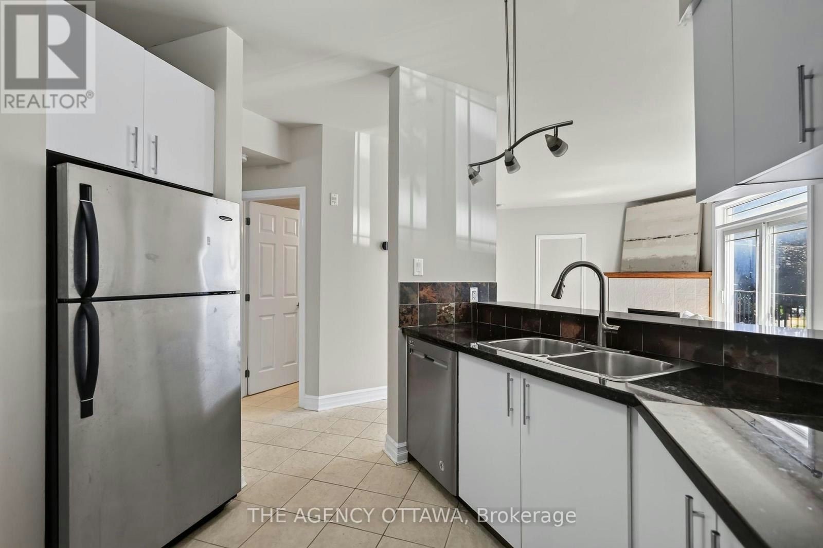 203-711 Churchill Avenue N, Ottawa, ON, K1Z 7J9 - 17