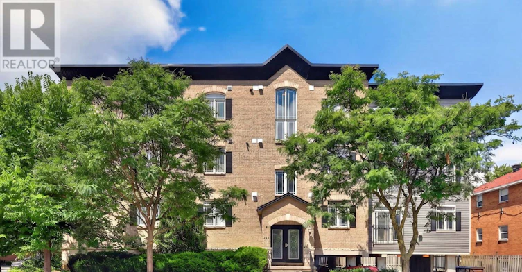 203-711 Churchill Avenue N, Ottawa, ON, K1Z 7J9