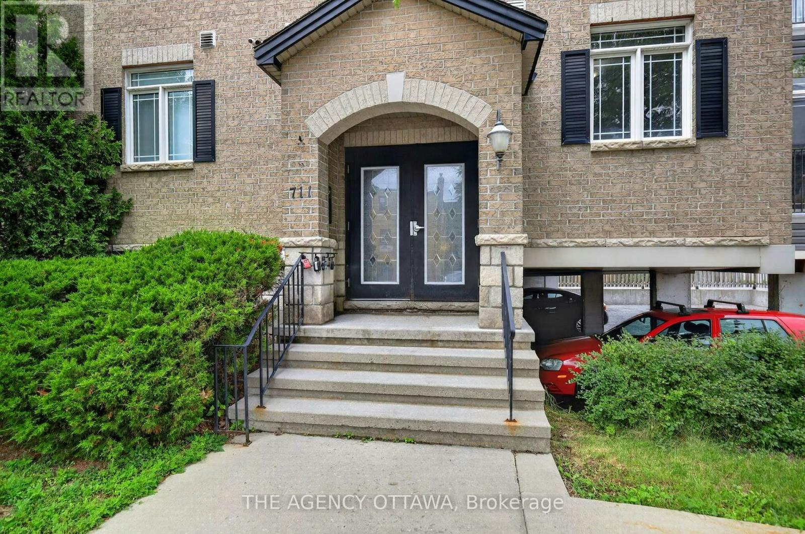 203-711 Churchill Avenue N, Ottawa, ON, K1Z 7J9 - 2