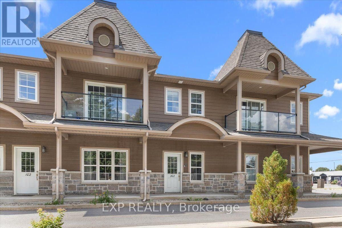 202-245 Equinox Drive E, Russell, ON, K0A 1W0