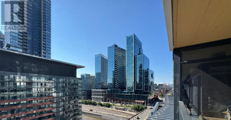 1602-3 Concord Cityplace Way, Toronto, ON, M5V 0X4 - 7