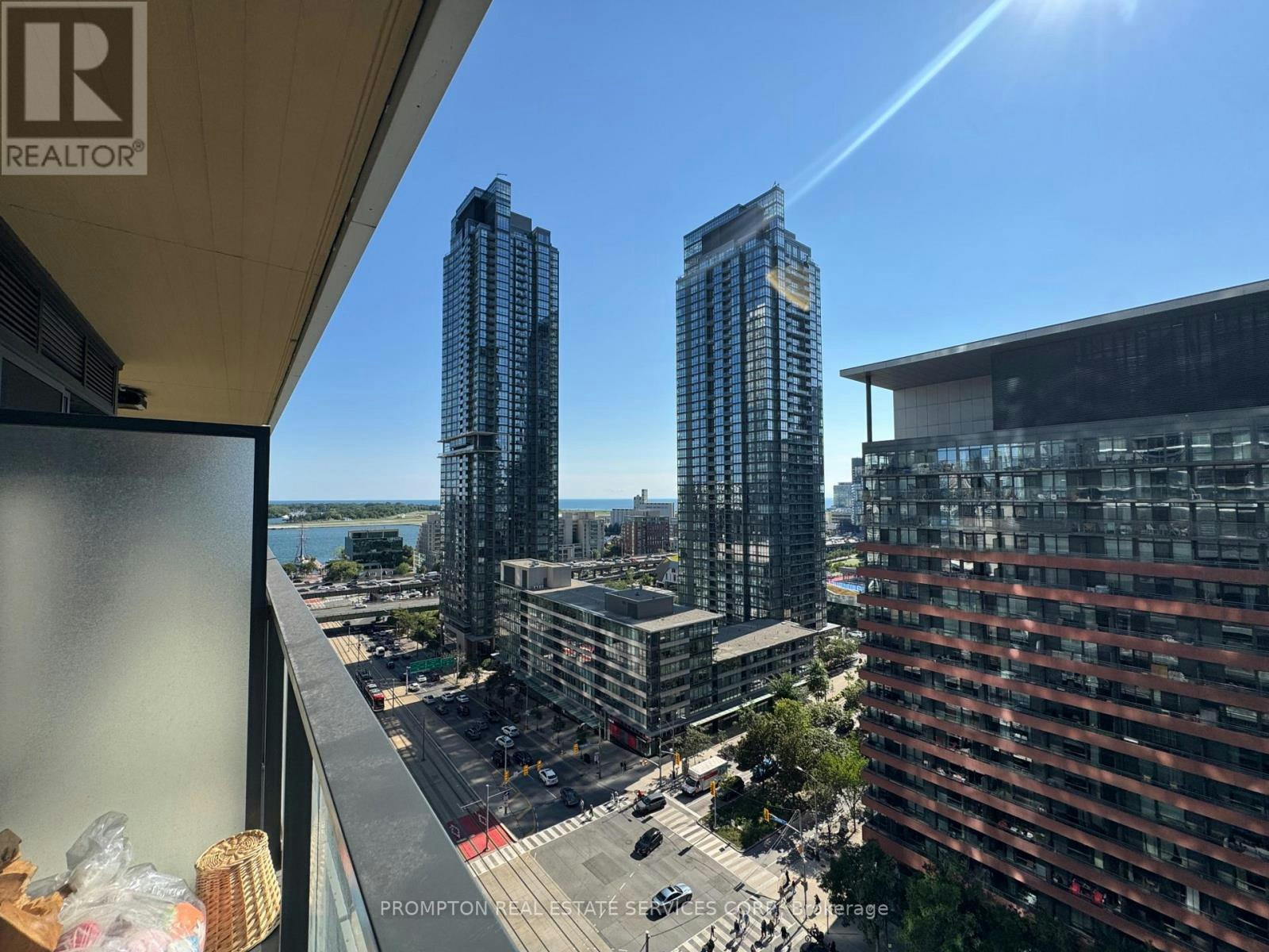 1602-3 Concord Cityplace Way, Toronto, ON, M5V 0X4 - 9