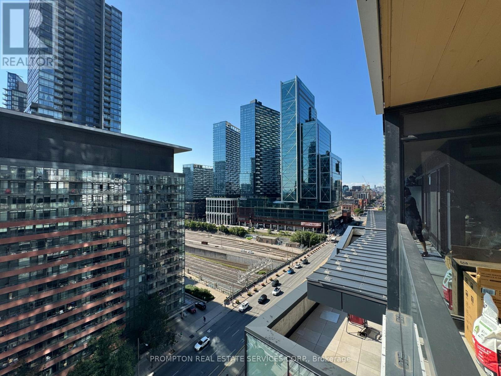 1602-3 Concord Cityplace Way, Toronto, ON, M5V 0X4 - 8