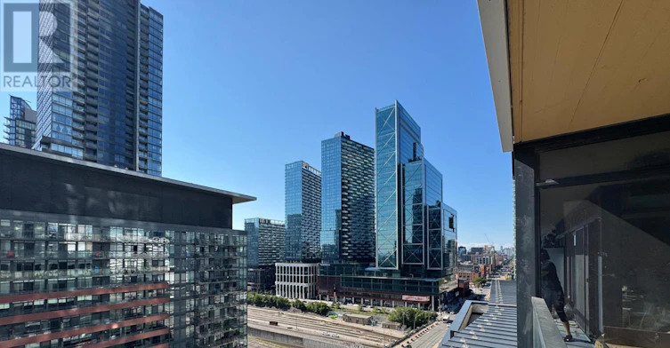 1602-3 Concord Cityplace Way, Toronto, ON, M5V 0X4 - 8