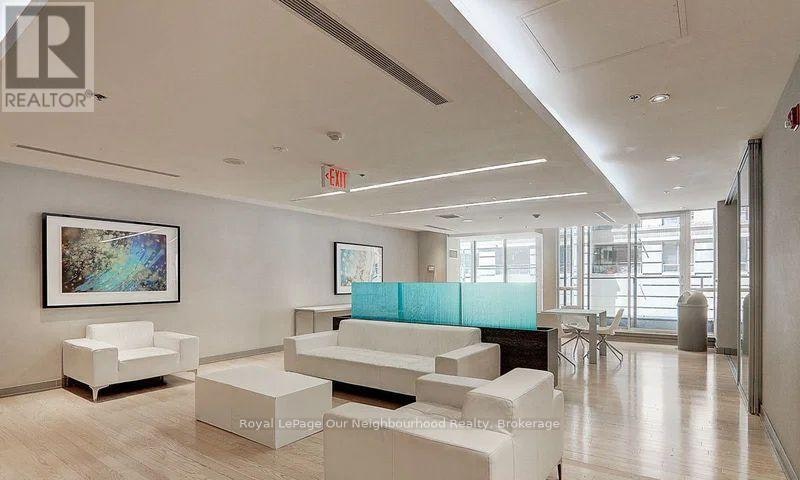 2106-126 Simcoe Street, Toronto, ON, M5H 4E6 - 17