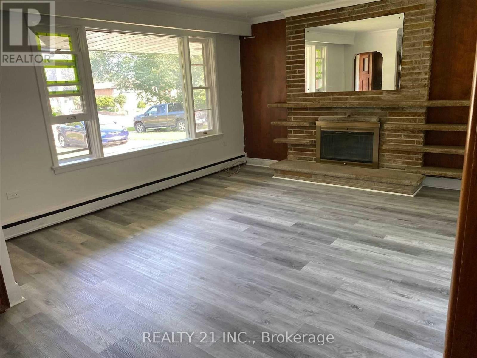 56 Galloway Road, Toronto, ON, M1E 1W5 - 4