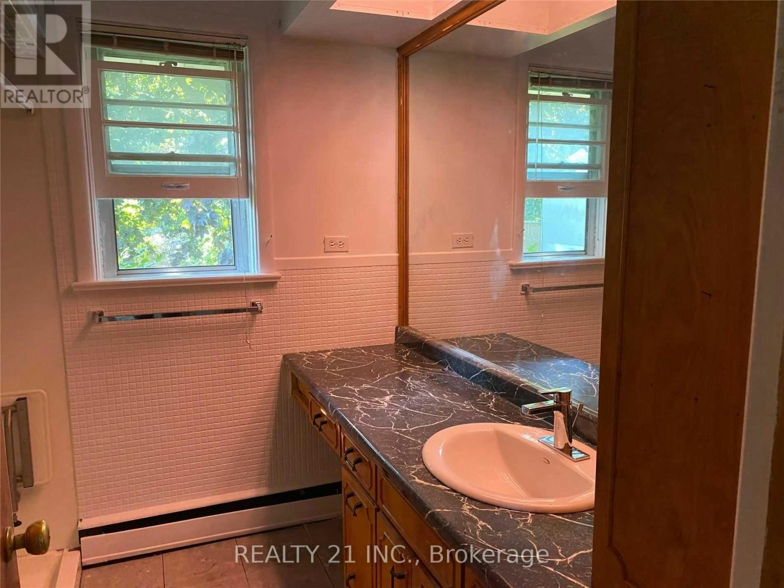 56 Galloway Road, Toronto, ON, M1E 1W5 - 9