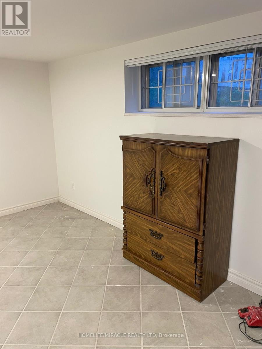 26 Anola Place, Toronto, ON, M1K 4W7 - 4