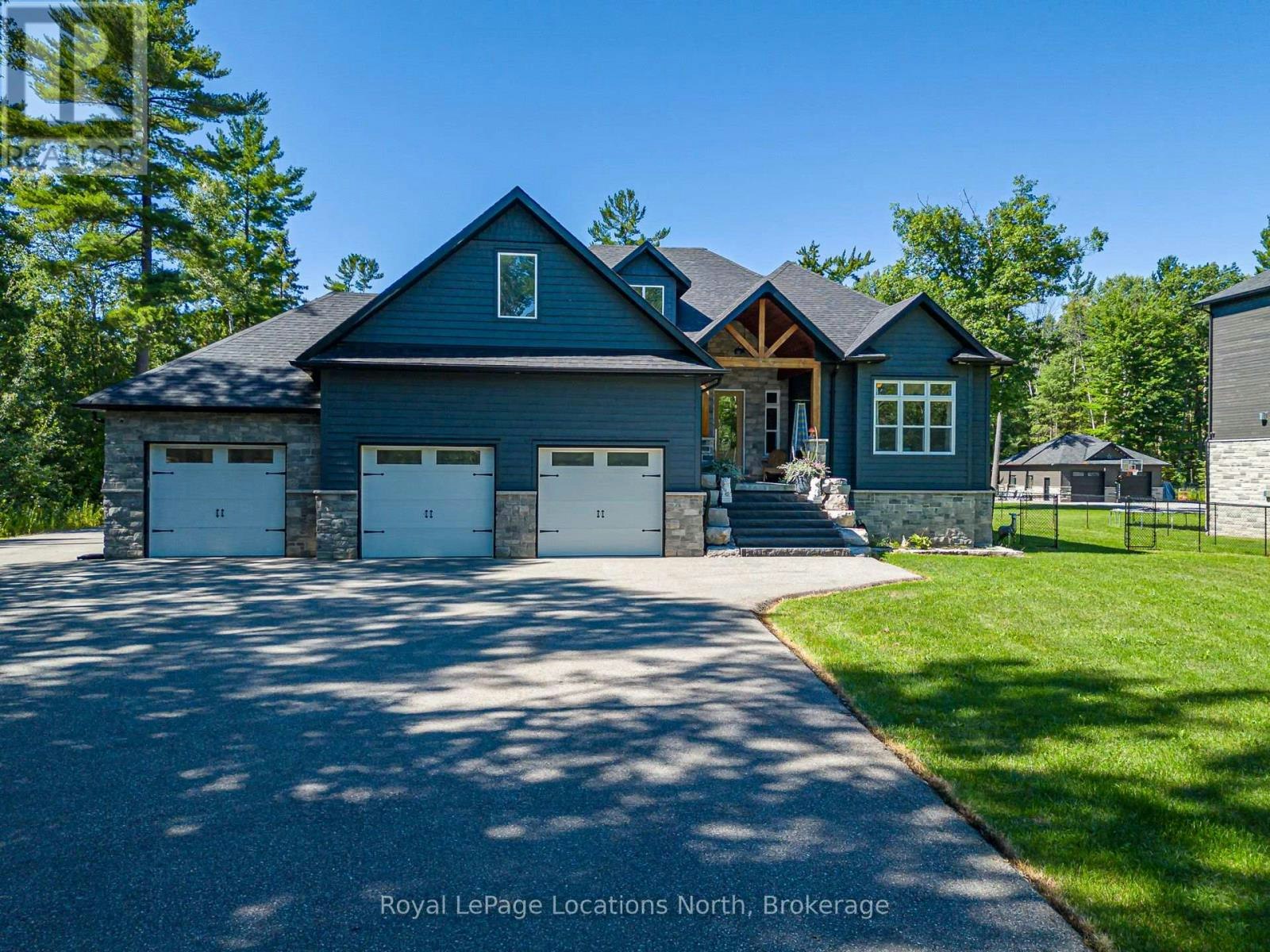 26 Spruce Street, Tiny, ON, L0L 1P1