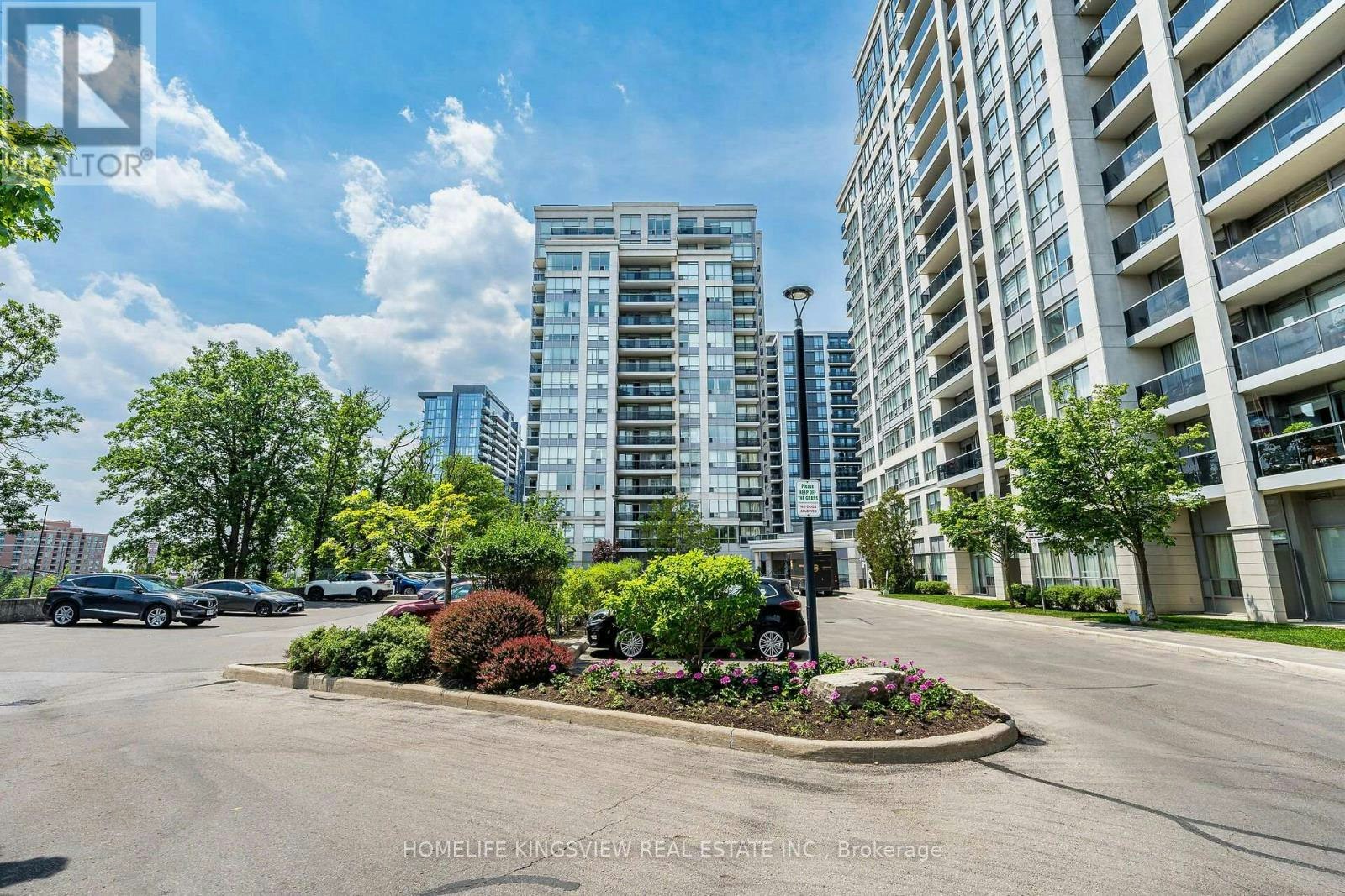 807-60 Disera Drive, Vaughan, ON, L4J 9G1
