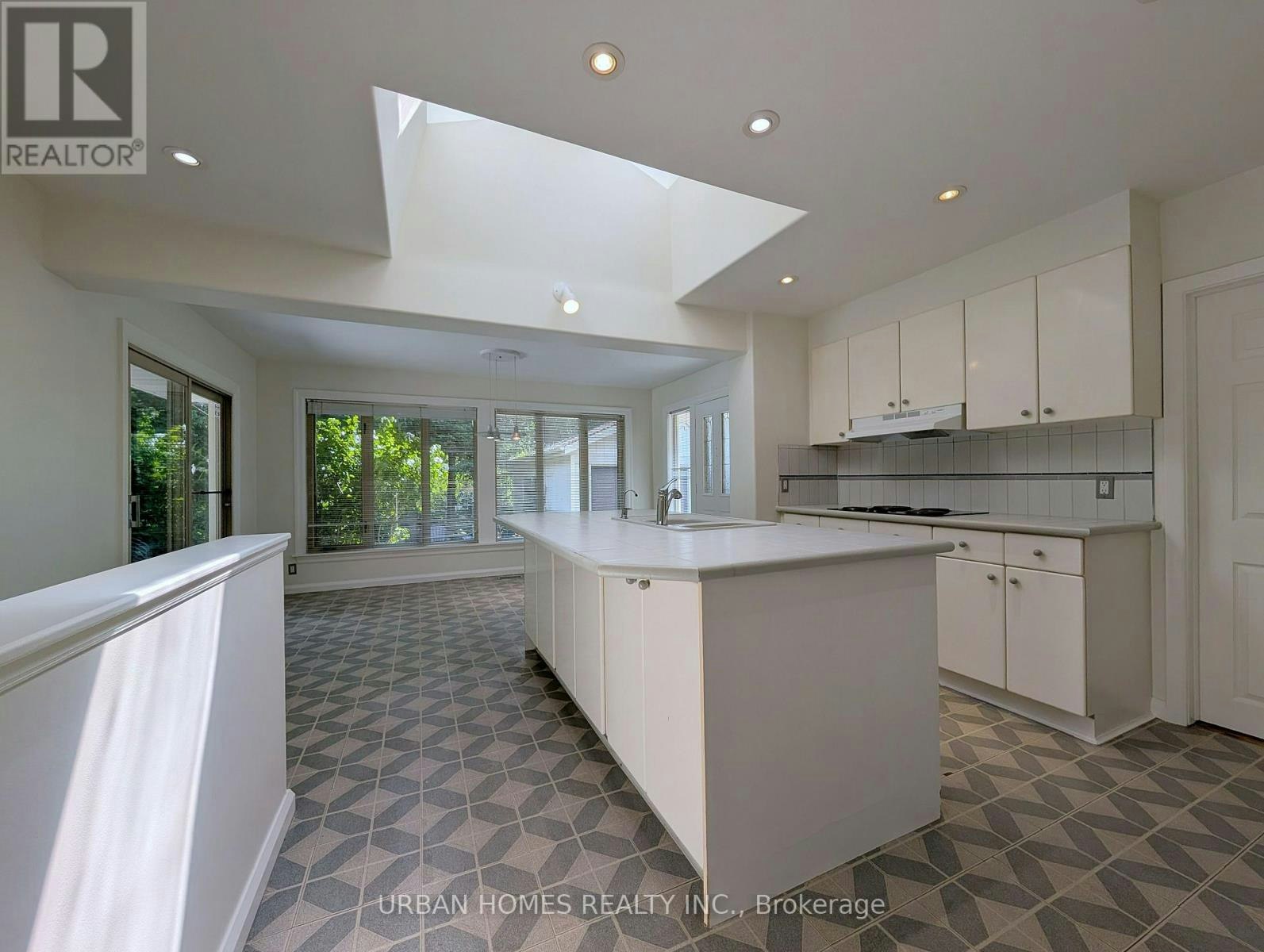 380 Mill Street, Richmond Hill, ON, L4C 4B9 - 4