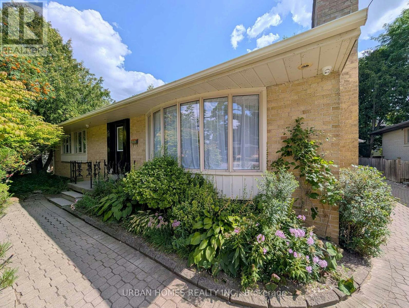 380 Mill Street, Richmond Hill, ON, L4C 4B9 - 2