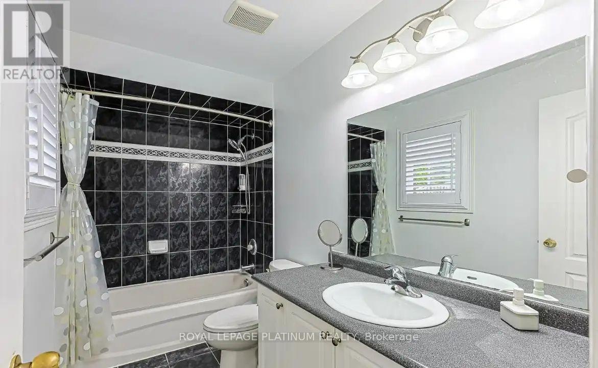24 Smith Street, Bradford West Gwillimbury, ON, L3Z 3C9 - 7