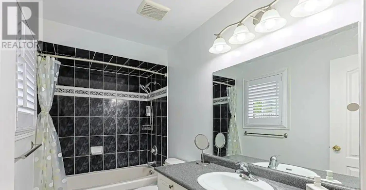 24 Smith Street, Bradford West Gwillimbury, ON, L3Z 3C9 - 7
