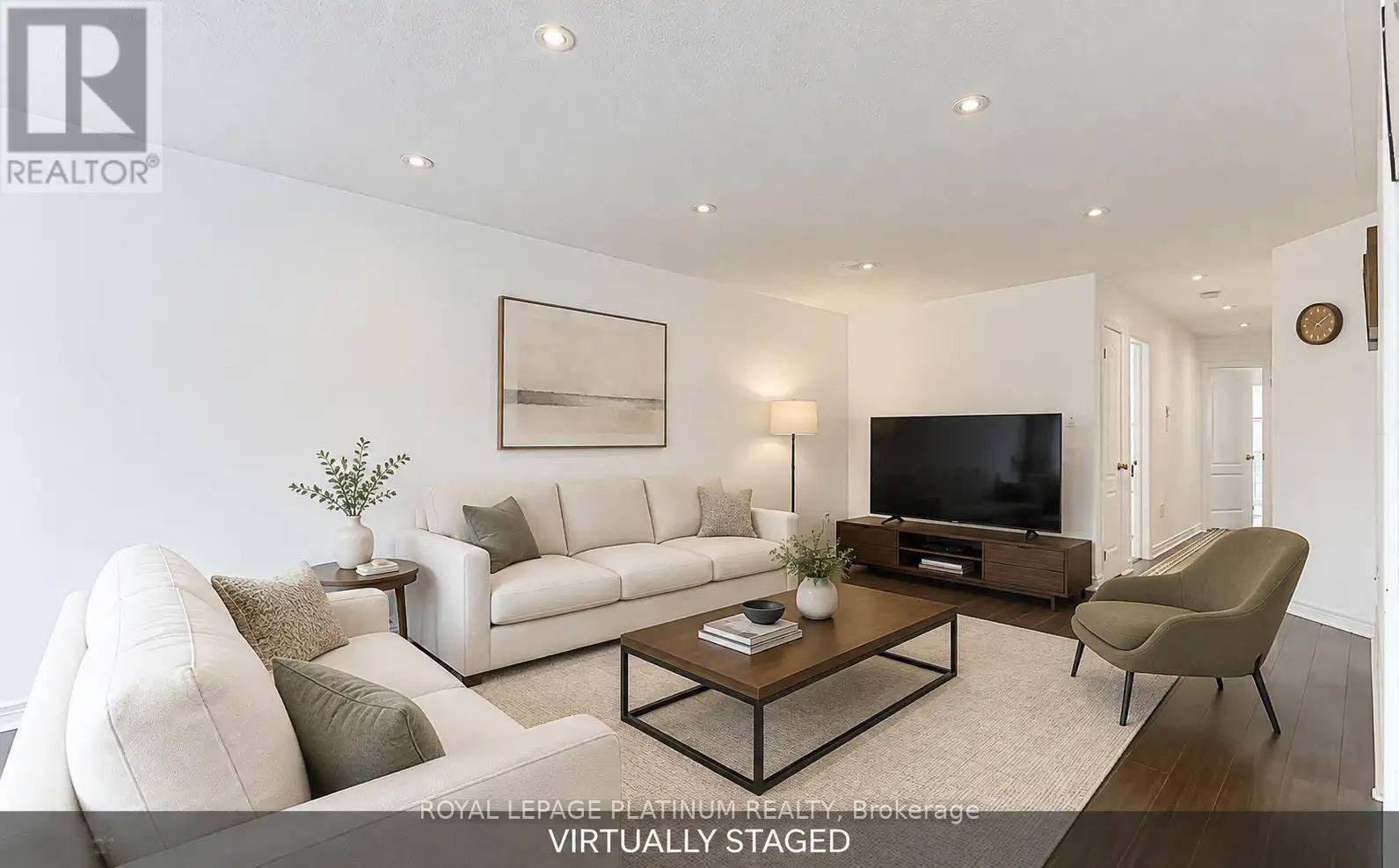 24 Smith Street, Bradford West Gwillimbury, ON, L3Z 3C9 - 3