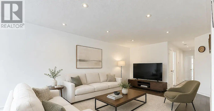 24 Smith Street, Bradford West Gwillimbury, ON, L3Z 3C9 - 3