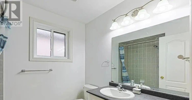 24 Smith Street, Bradford West Gwillimbury, ON, L3Z 3C9 - 10