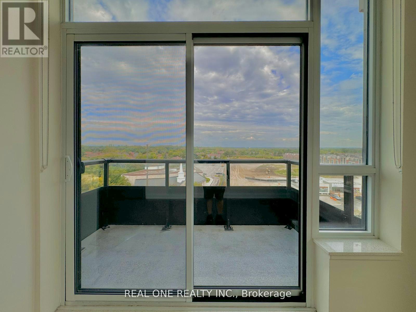 RG22-25 Water Walk Drive, Markham, ON, L6G 0G3 - 2