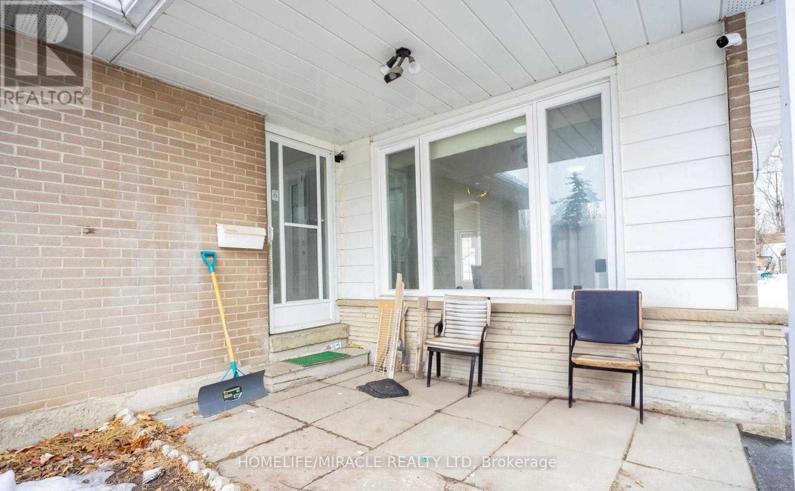 60 Centre Street, Brampton, ON, L6W 2X8 - 3