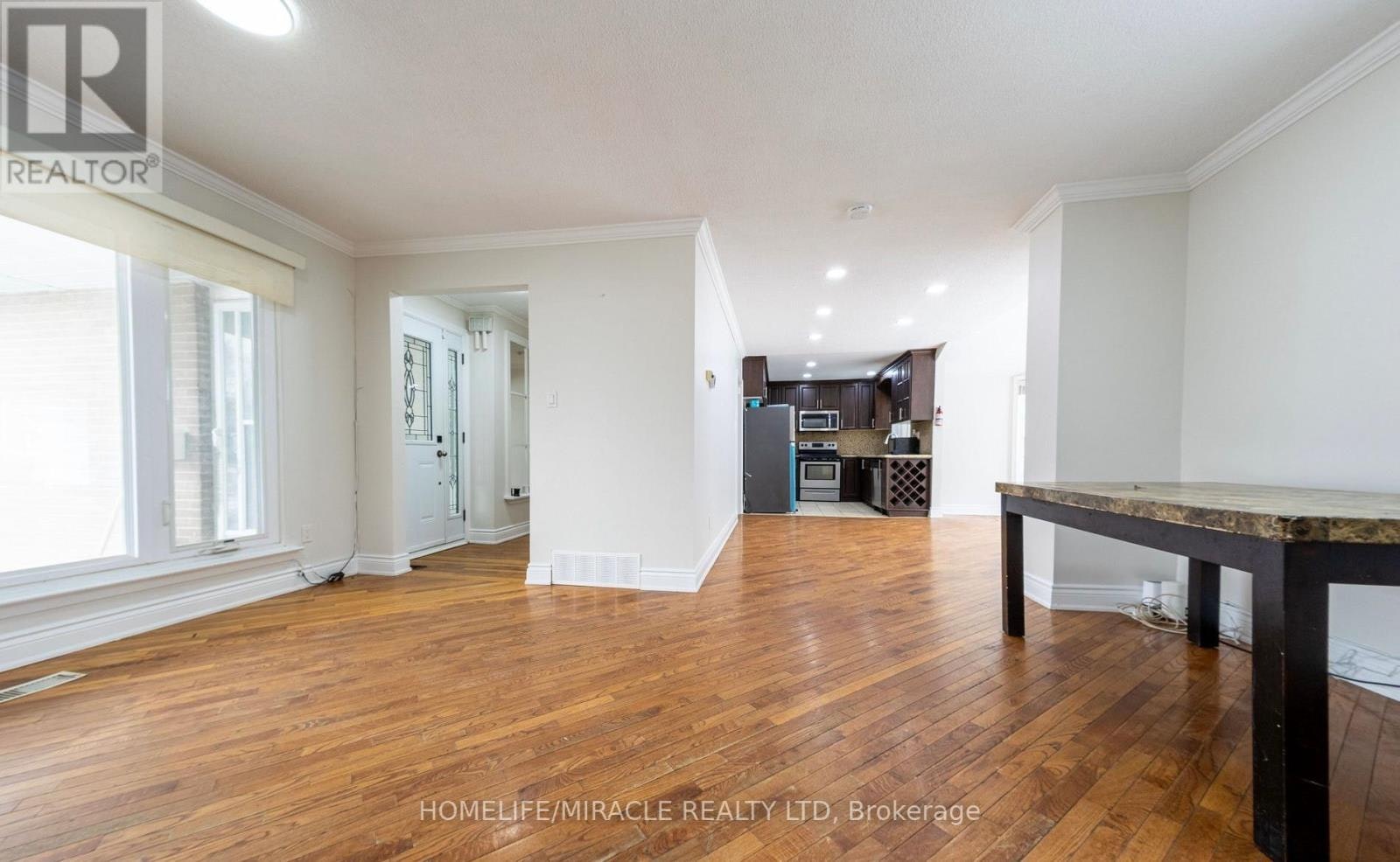 60 Centre Street, Brampton, ON, L6W 2X8 - 6