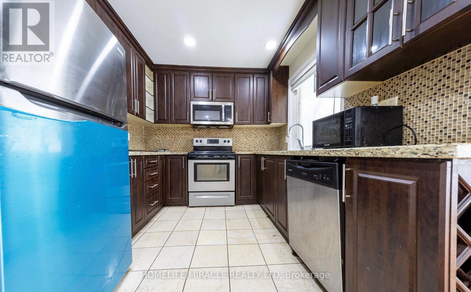 60 Centre Street, Brampton, ON, L6W 2X8 - 9