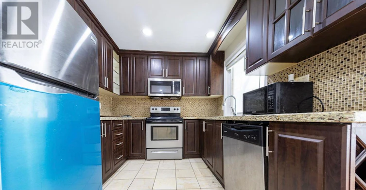 60 Centre Street, Brampton, ON, L6W 2X8 - 9