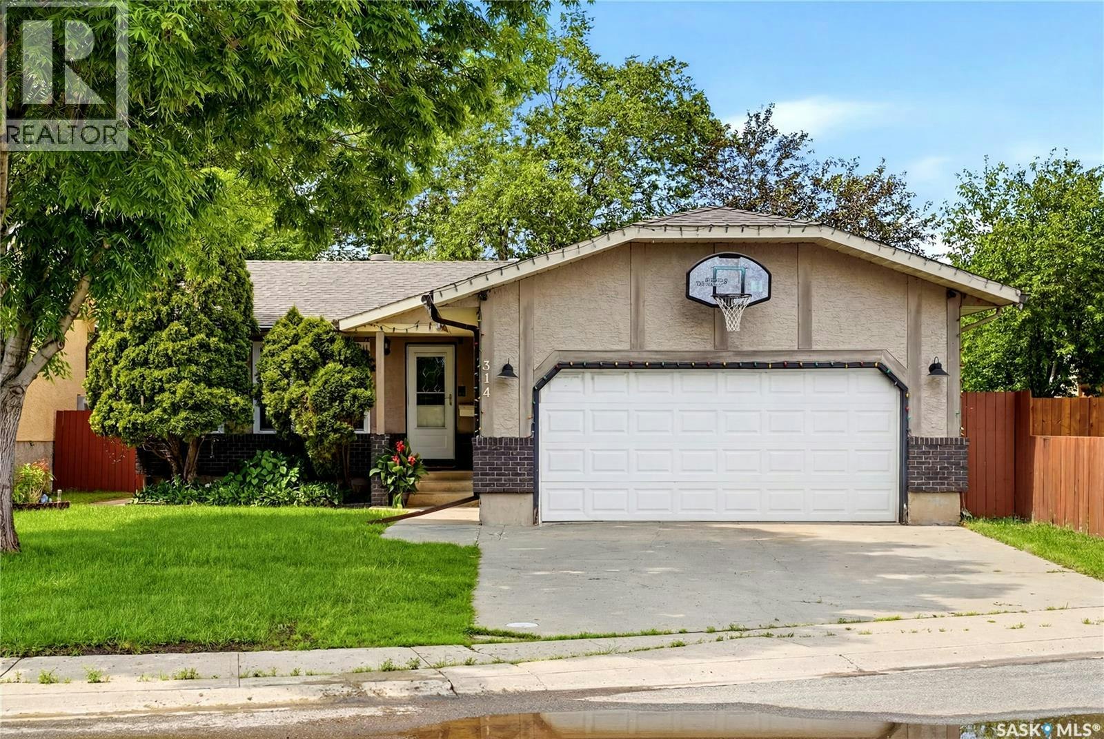 314 Howe Place, Regina, SK, S4R 8M5