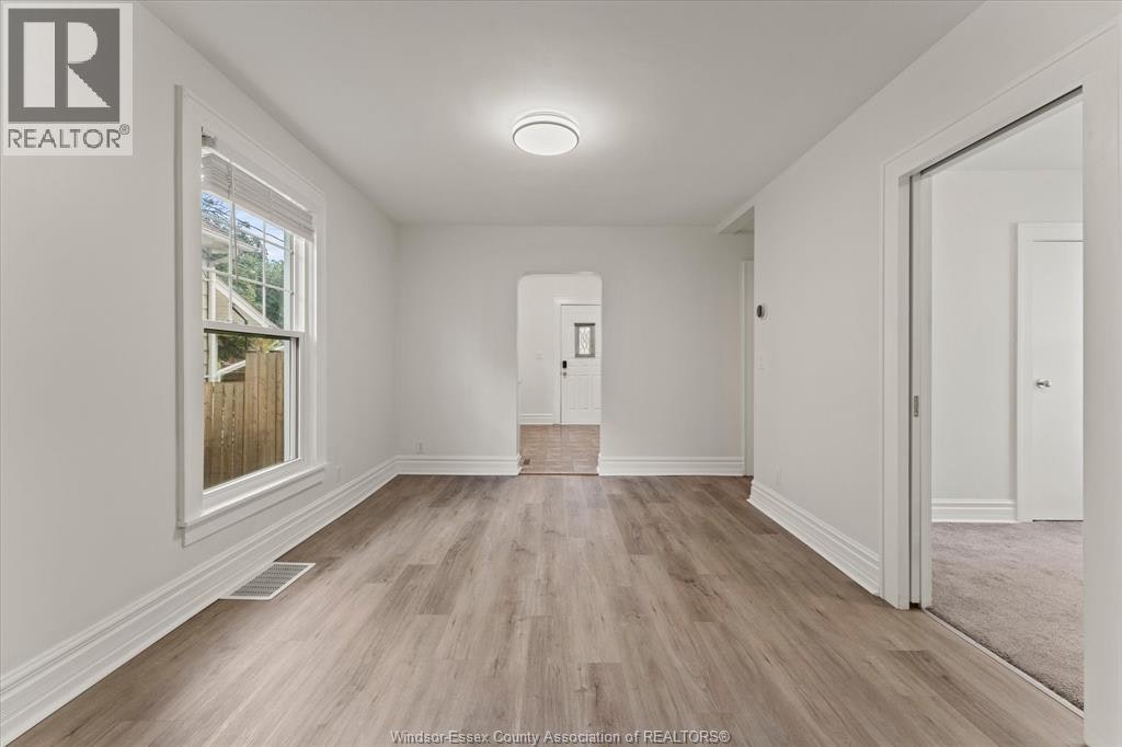 1215 Lincoln Road, Windsor, ON, N8Y 2H9 - 6