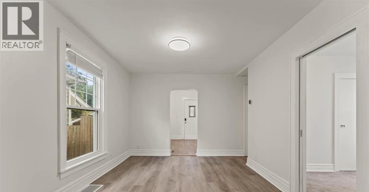 1215 Lincoln Road, Windsor, ON, N8Y 2H9 - 6