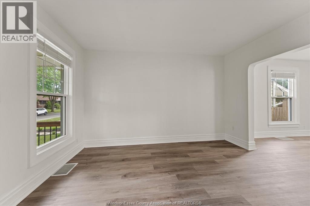 1215 Lincoln Road, Windsor, ON, N8Y 2H9 - 3