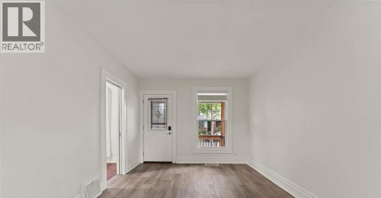 1215 Lincoln Road, Windsor, ON, N8Y 2H9 - 2