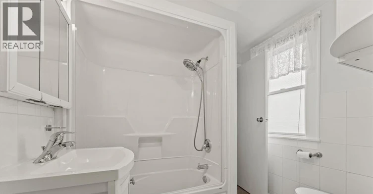 1215 Lincoln Road, Windsor, ON, N8Y 2H9 - 14