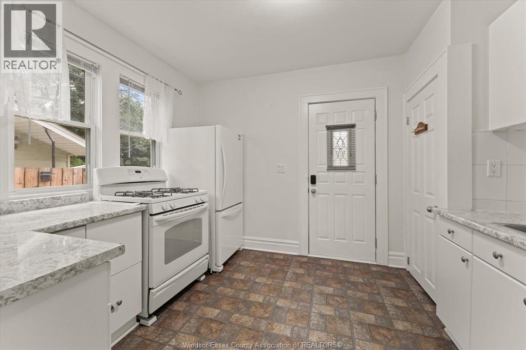 1215 Lincoln Road, Windsor, ON, N8Y 2H9 - 10