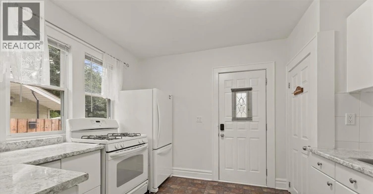 1215 Lincoln Road, Windsor, ON, N8Y 2H9 - 10
