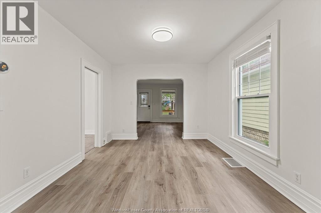 1215 Lincoln Road, Windsor, ON, N8Y 2H9 - 8