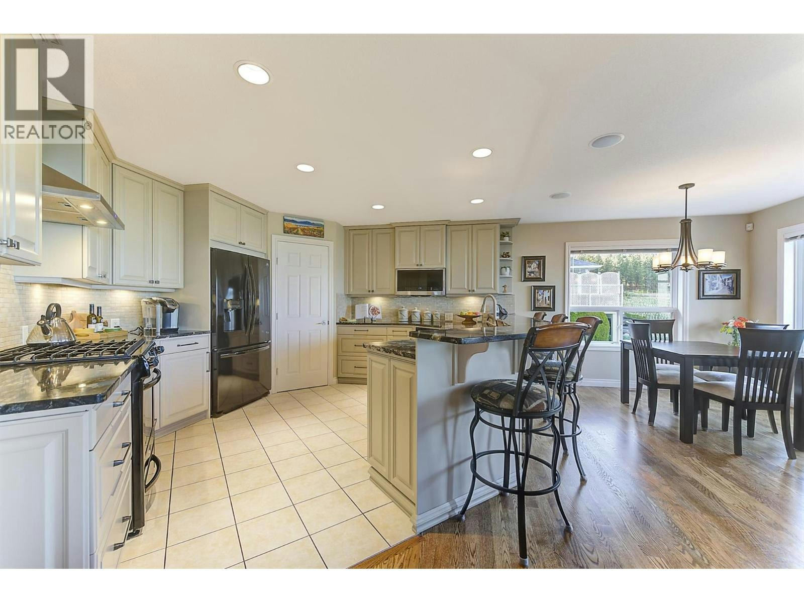2-3333 Chancellor Place, West Kelowna, BC, V4T 2S9 - 13