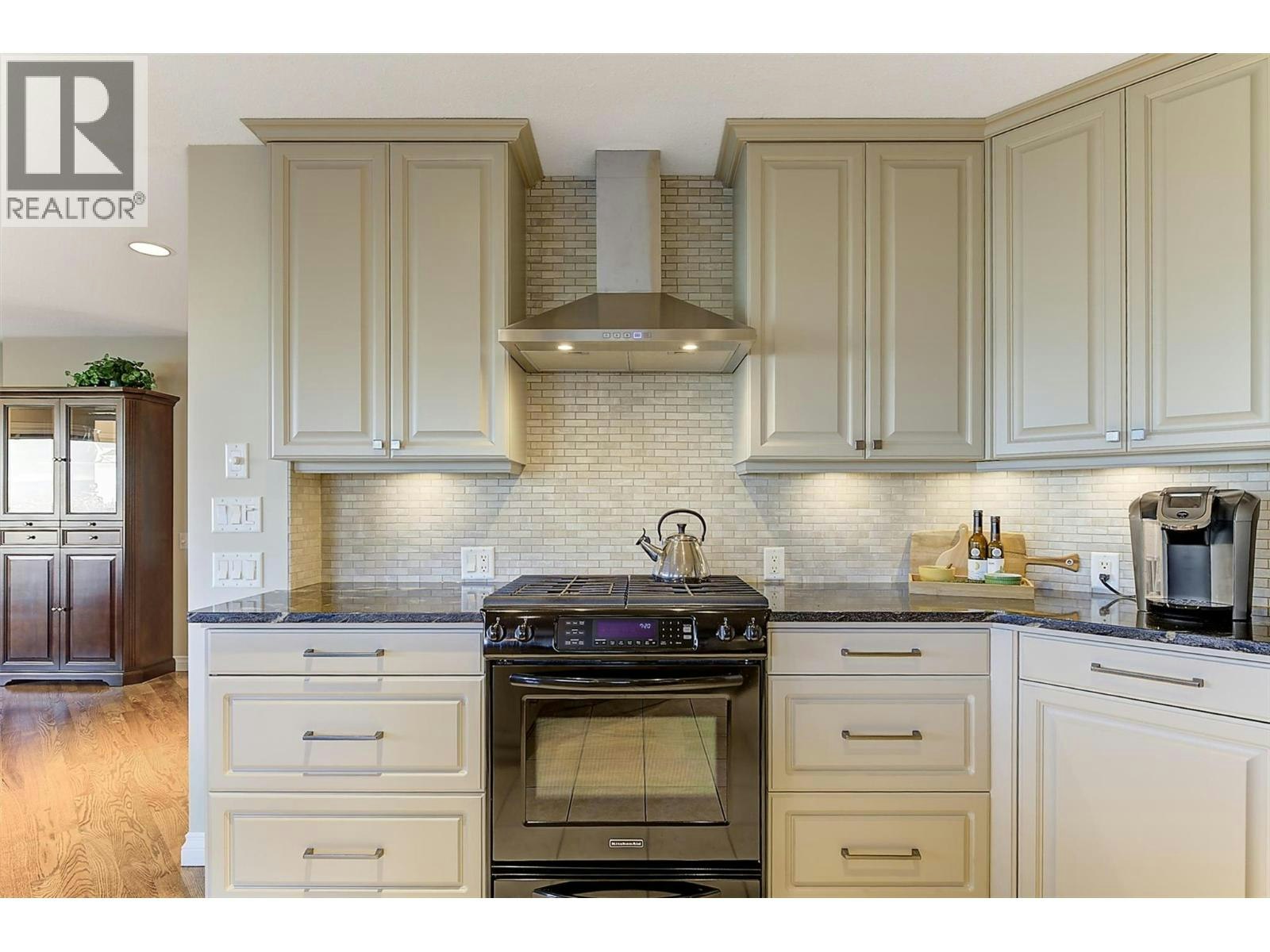 2-3333 Chancellor Place, West Kelowna, BC, V4T 2S9 - 17