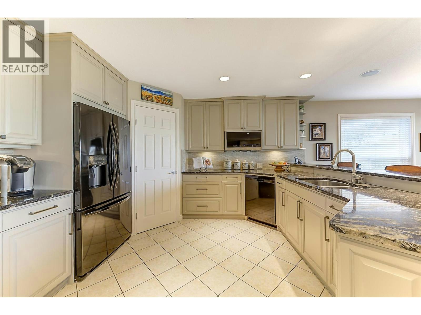 2-3333 Chancellor Place, West Kelowna, BC, V4T 2S9 - 15