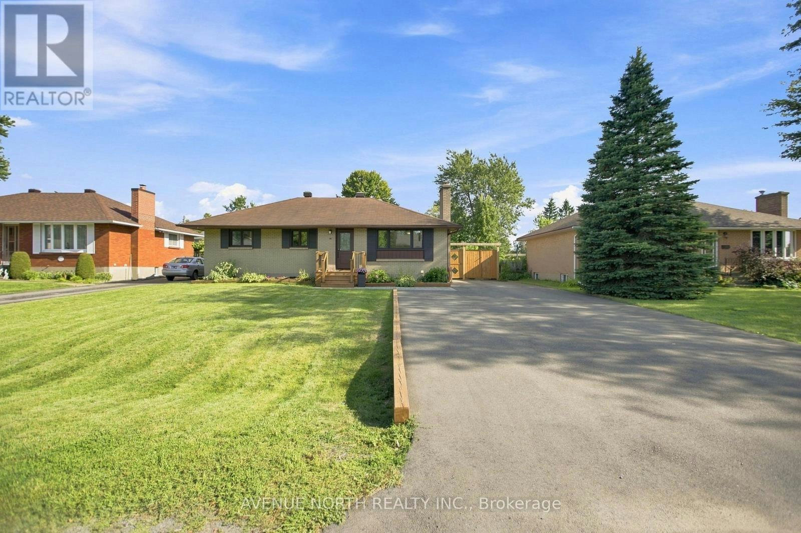 66 Epworth Avenue, Ottawa, ON, K2G 2M1