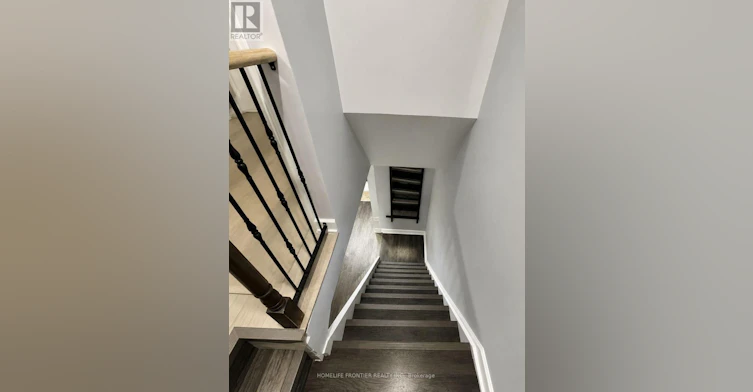 49 Red Robin Way, Toronto, ON, M2R 3K6 - 7