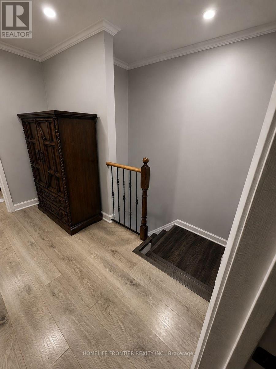 49 Red Robin Way, Toronto, ON, M2R 3K6 - 8