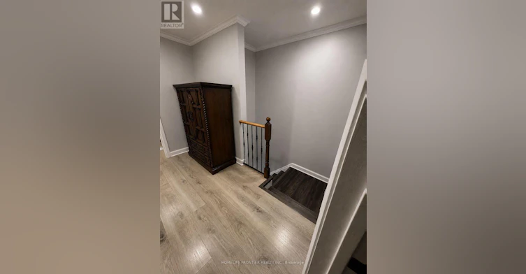 49 Red Robin Way, Toronto, ON, M2R 3K6 - 8