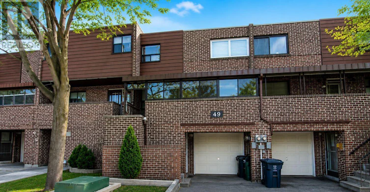 49 Red Robin Way, Toronto, ON, M2R 3K6