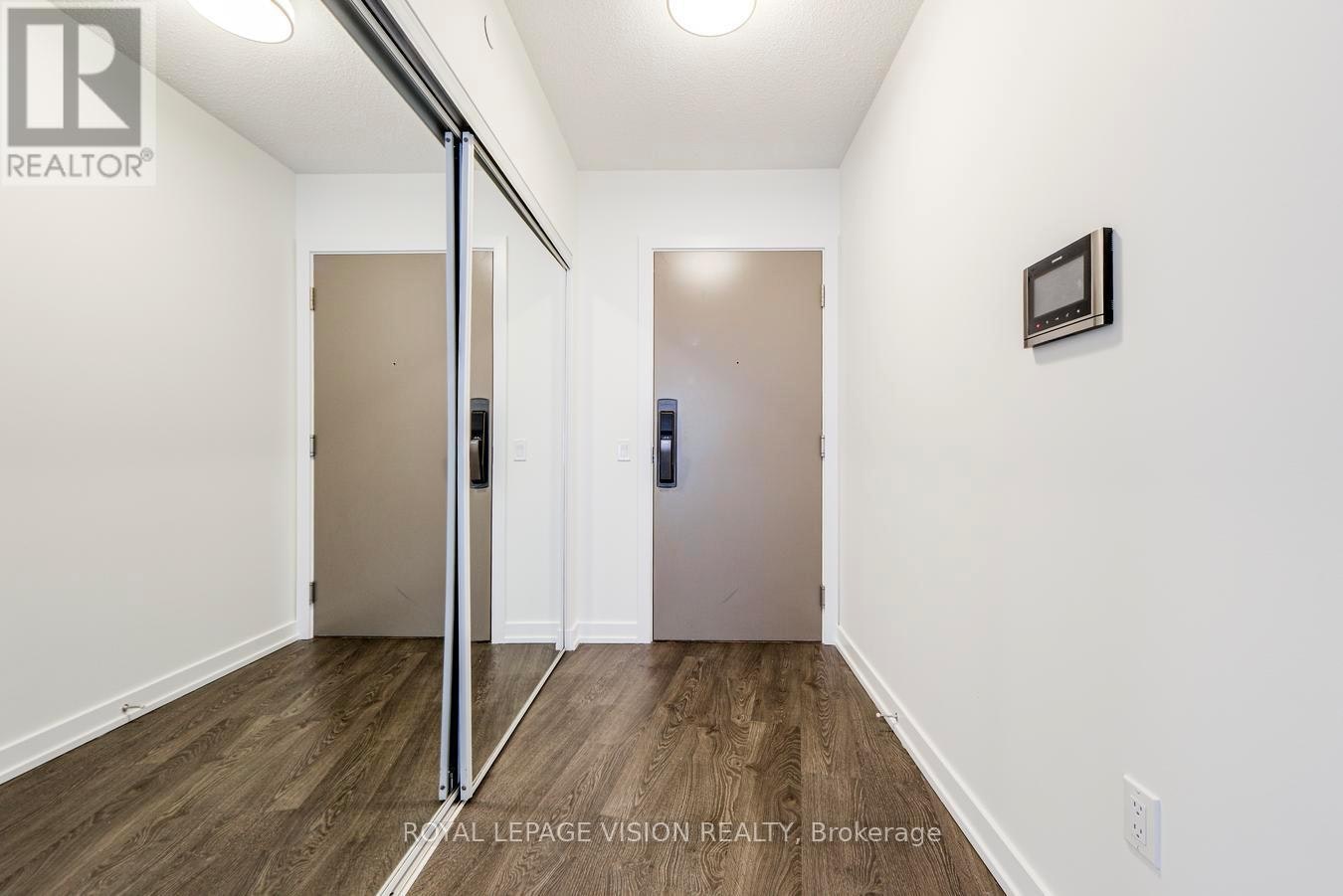 2207-10 York Street, Toronto, ON, M5J 2Z2 - 9