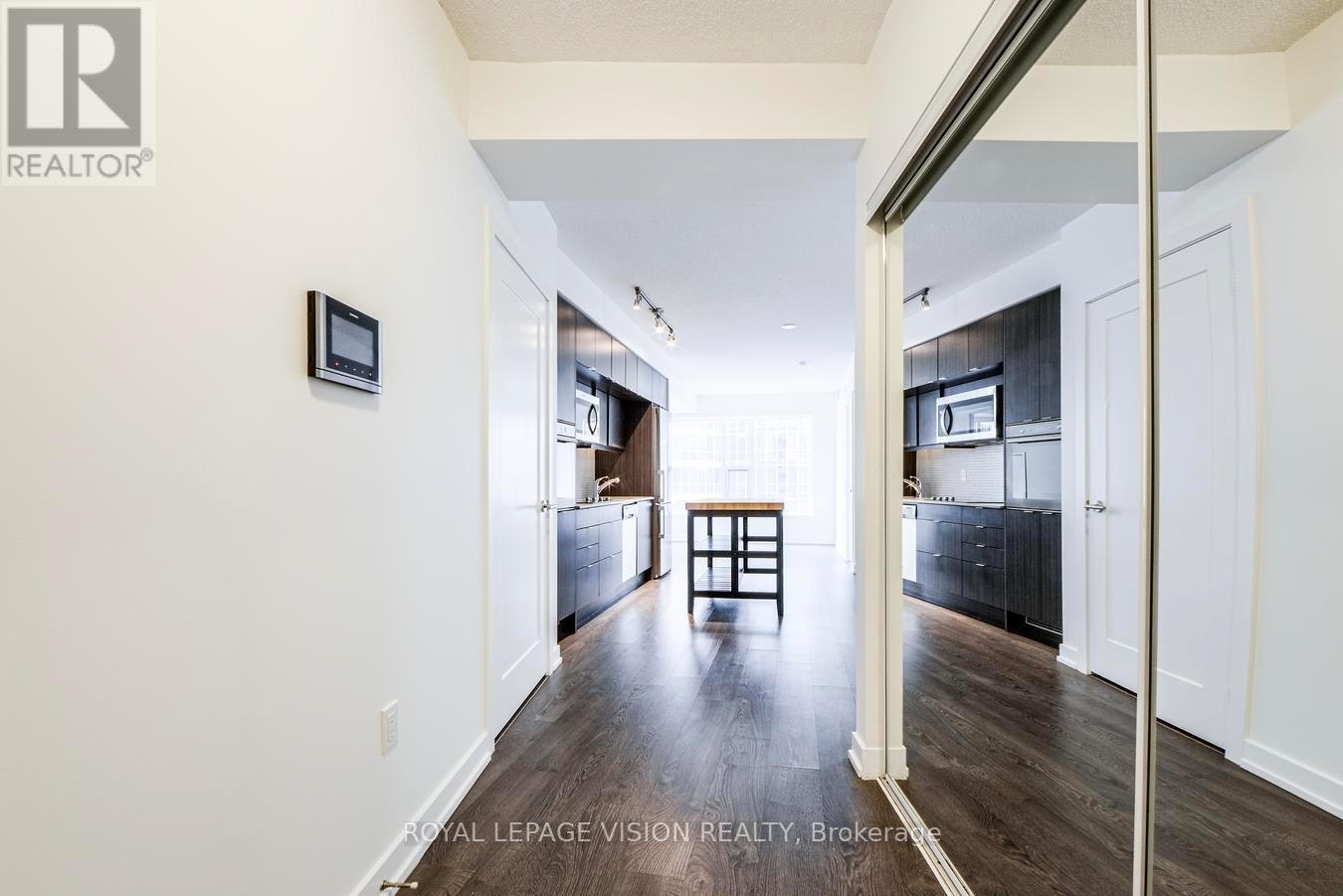 2207-10 York Street, Toronto, ON, M5J 2Z2 - 10