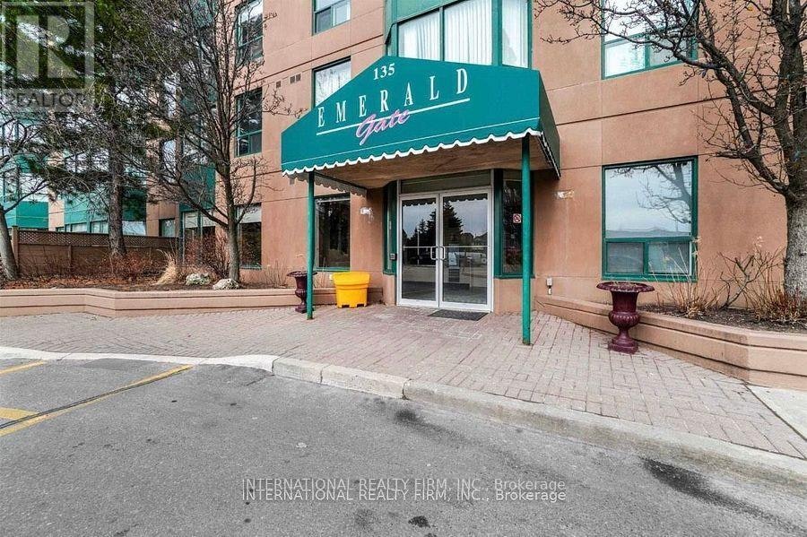 1010-135 Hillcrest Avenue, Mississauga, ON, L5B 4B1