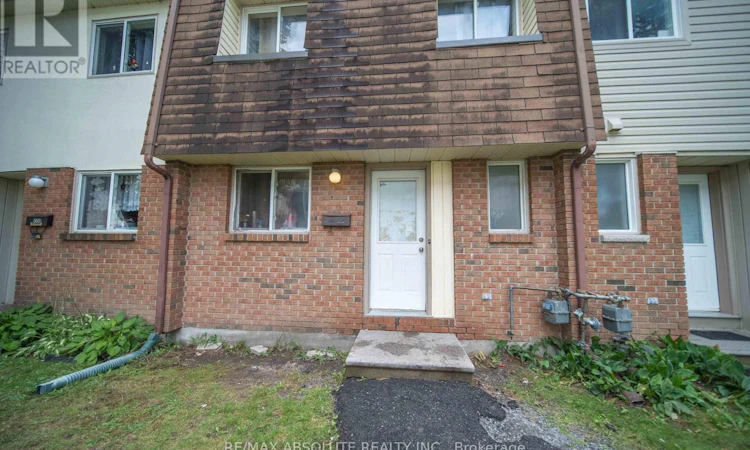 30 Sonnet Crescent E