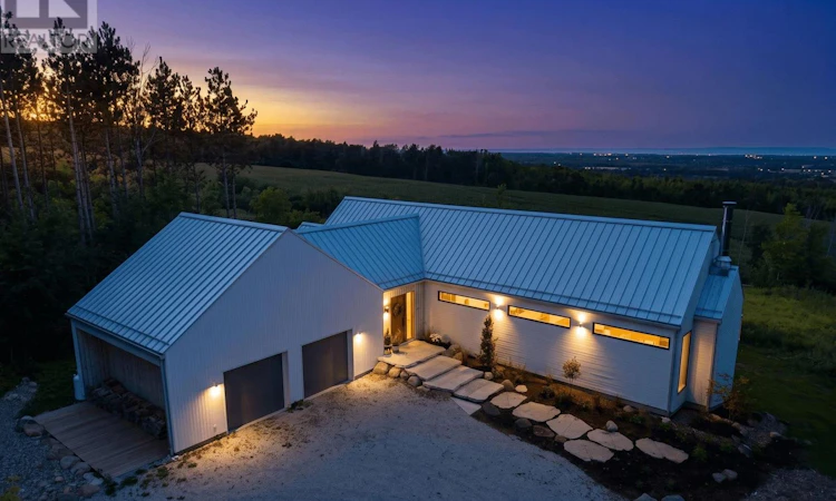 58 Sydenham Trail W