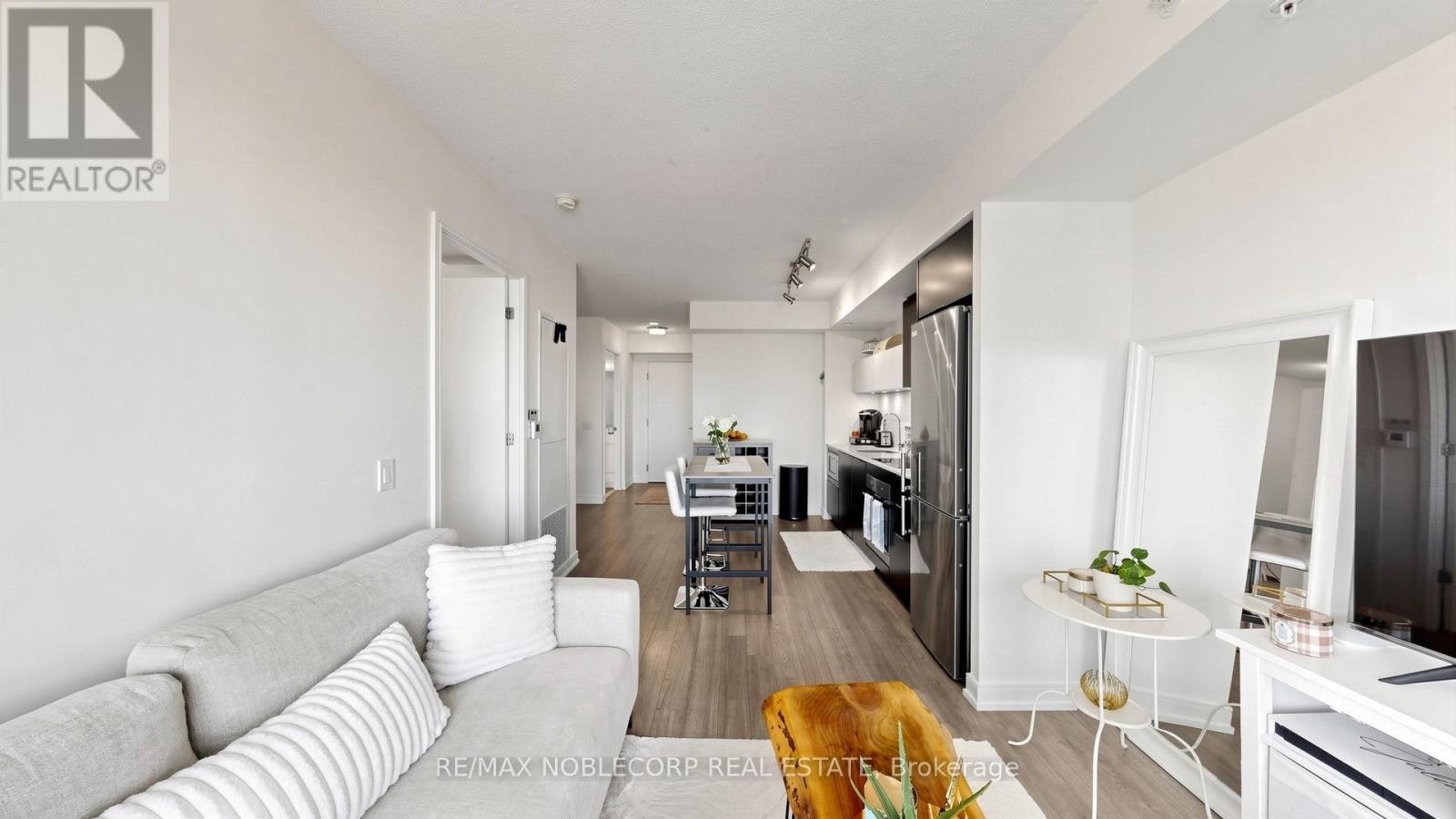 2010-20 Thomas Riley Road, Toronto, ON, M9B 1B5 - 6
